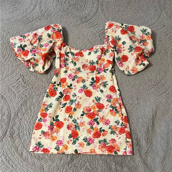 Zara Ivory Floral Dress with Balloon Sleeves - Picture 3 of 11